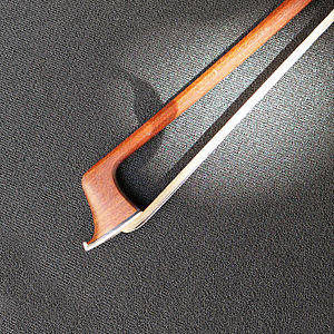 französischer Klassik-Violinenbogen Pajeot 2