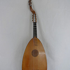 Baß-Gitarrenlaute 2