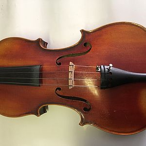Violine mit Zettel 1