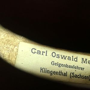 Violine mit Zettel 2