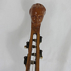 Baß-Gitarrenlaute 3