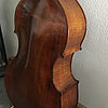 Kontrabass in Violinenform 1