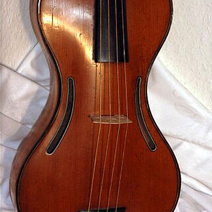 M. Chanot Violine in Gitarrenform 3