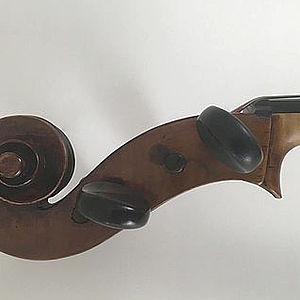 Cello mit Brandstempel „Boulier“ 2
